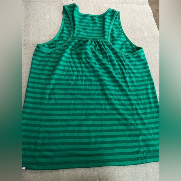 ❤️2/$30❤️[M]Kit and Ace Freesia Green Tank Top - Picture 7 of 8